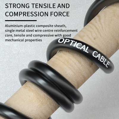 Kabel Serat Lapis Baja Luar Ruangan Panjang Kustom Apertur Numerik 0200±0015NA Menawarkan Perlindungan Terhadap Bahaya Lingkungan